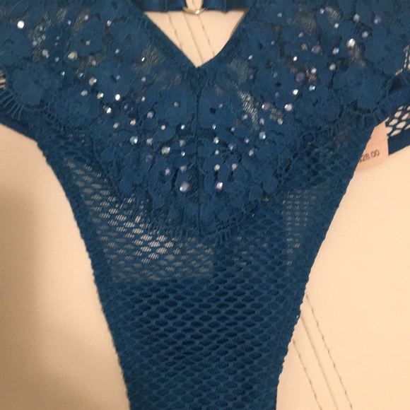 Victoria’s Secret Bra and thong pant set. - Picture 3 of 5